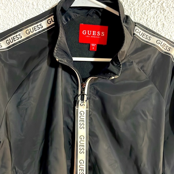 GUESS black windbreaker, size small! - Picture 2 of 3